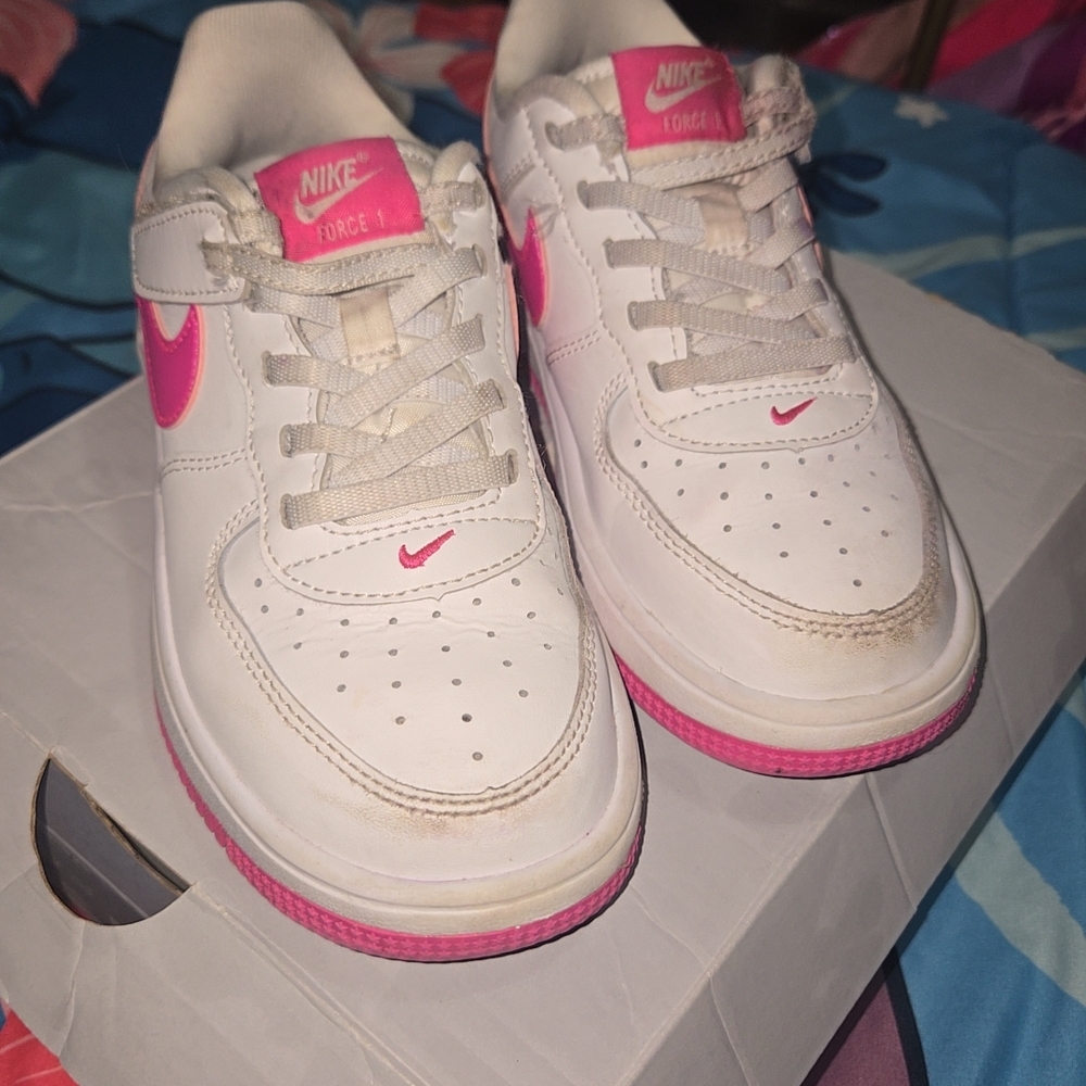 Nike Kids White and Pink Force 1 Sneakers
